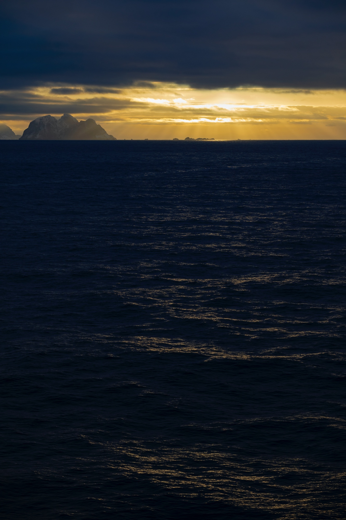 sunset über den südlichen Lofoten