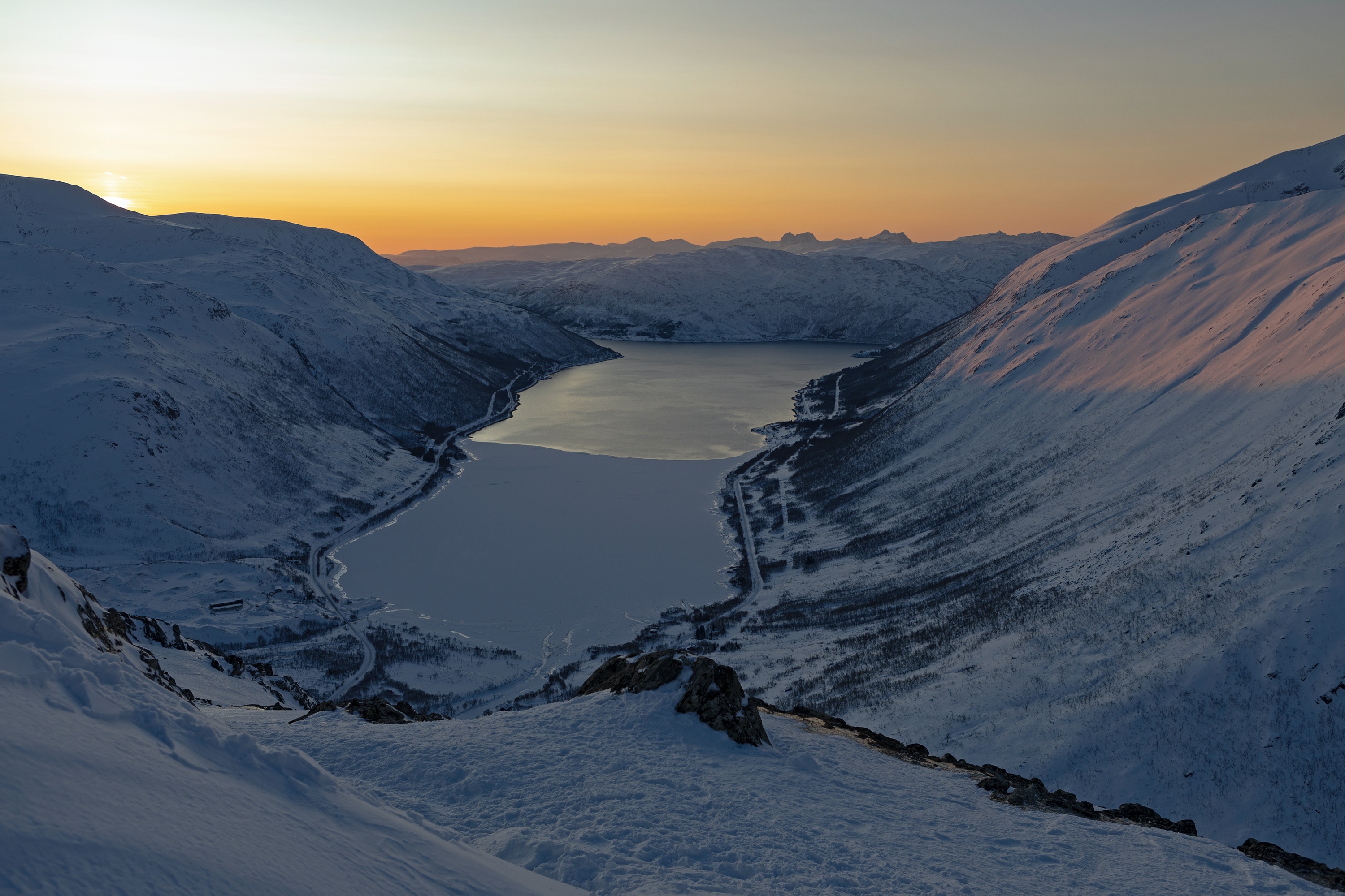 Blick über einen Fjord, Norwegen
